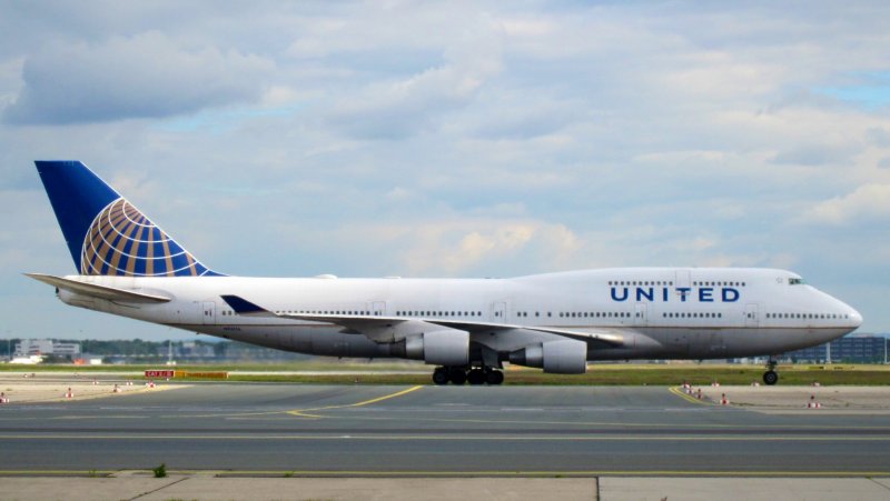 Боинг 747-700