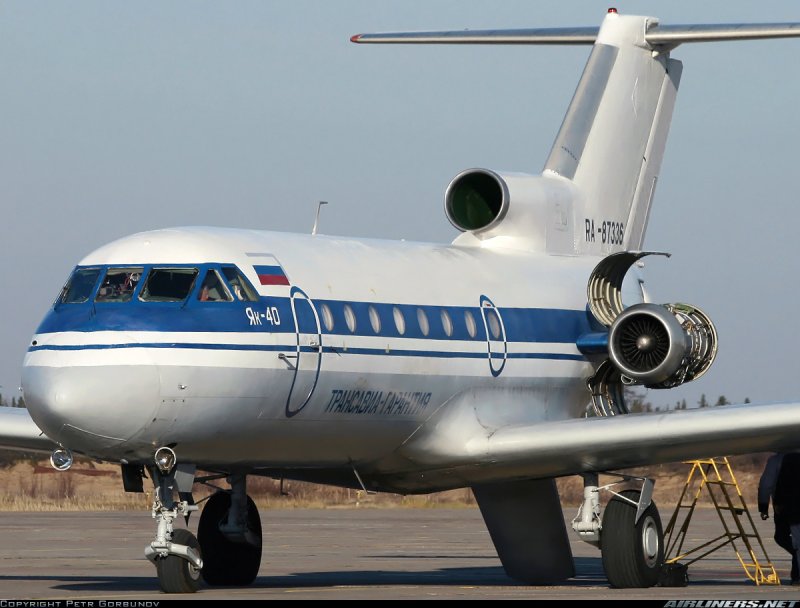 Як-40 пассажирский самолёт