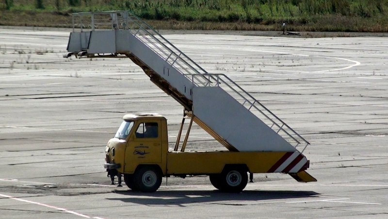 Самоходный пассажирский трап СПТ-20