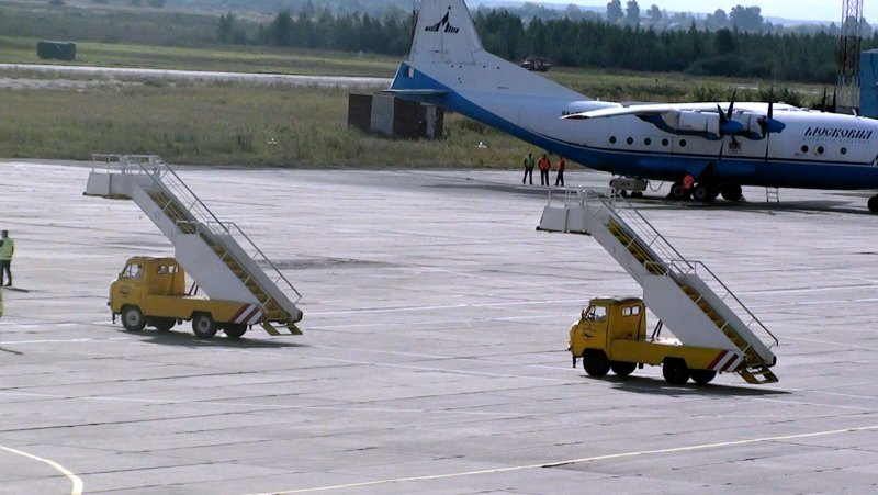 Самоходный пассажирский трап СПТ-22
