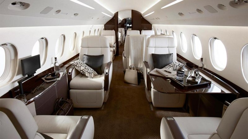 Бизнес-Джет Falcon 2000,