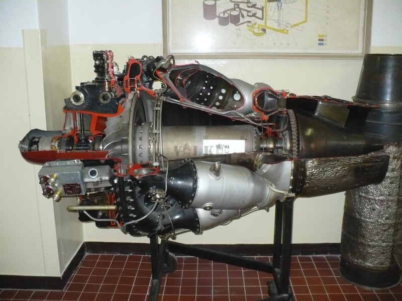Авиационный двигатель м-701