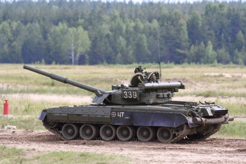 Танк т-80уд