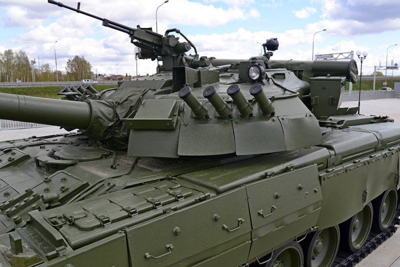 Танк т-80уд