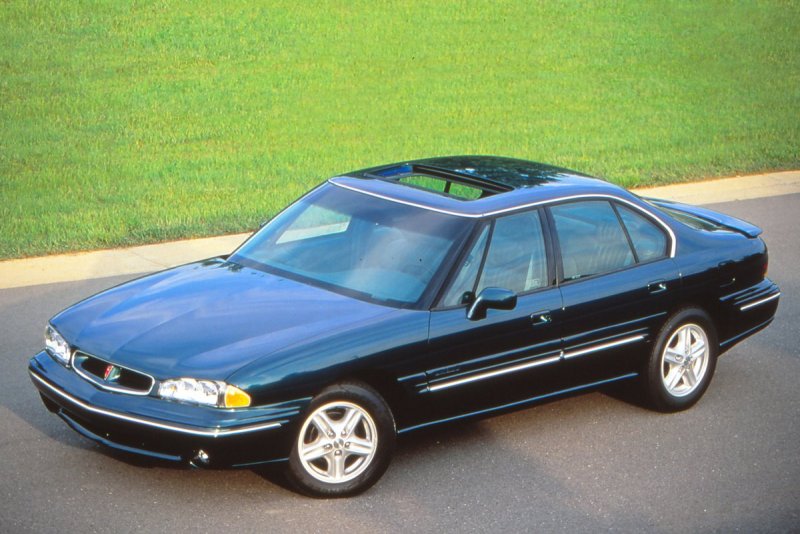 Pontiac boneville 1997 построен на платформе