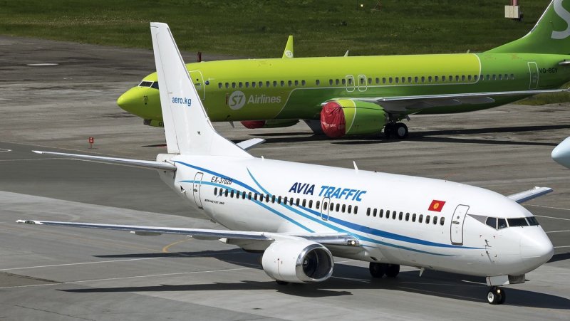 Boeing 737-3l9