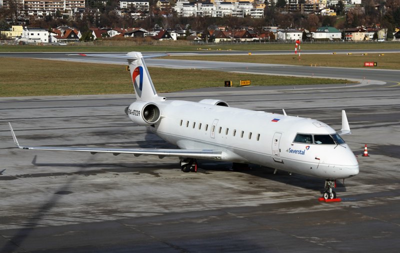Canadair CRJ 200 самолет