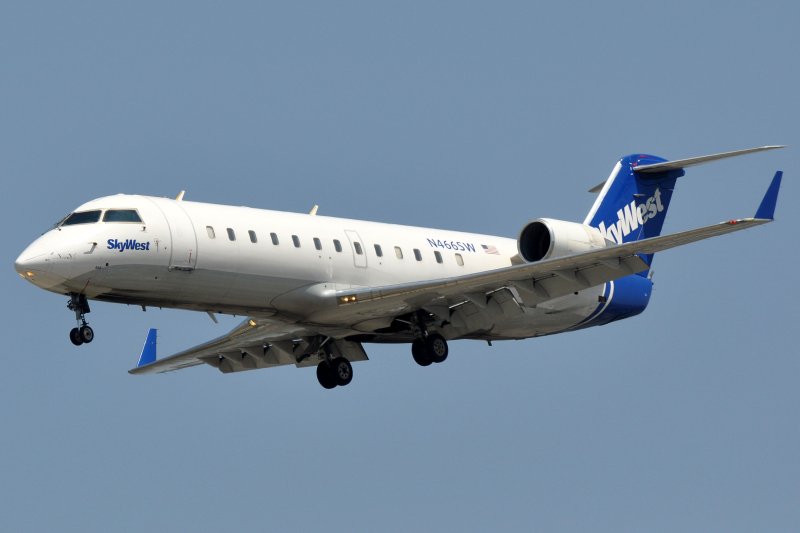 Самолет Canadair Regional Jet 200