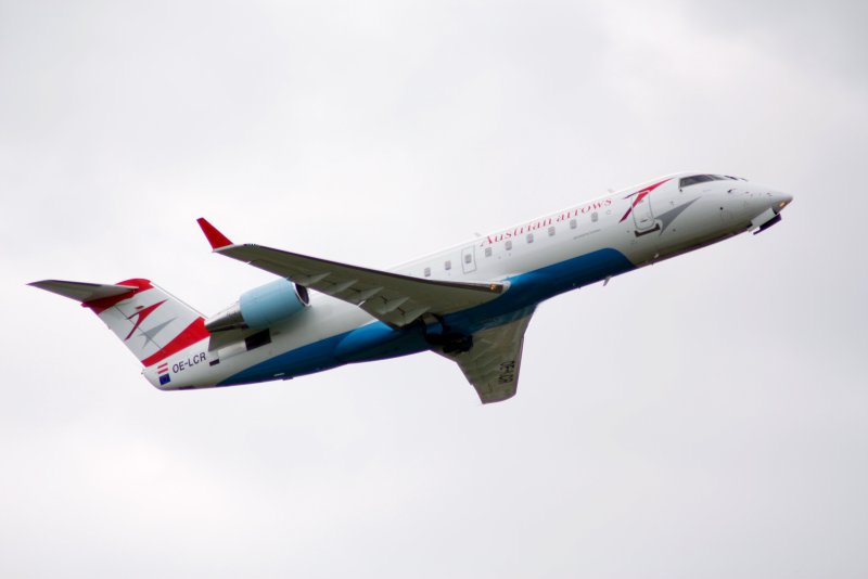 Самолет Bombardier crj200 Северсталь