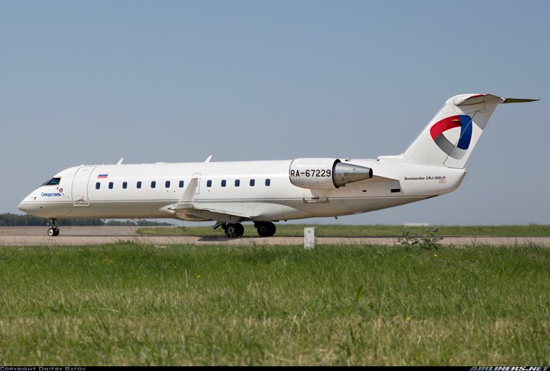 Canadair CRJ 200 самолет