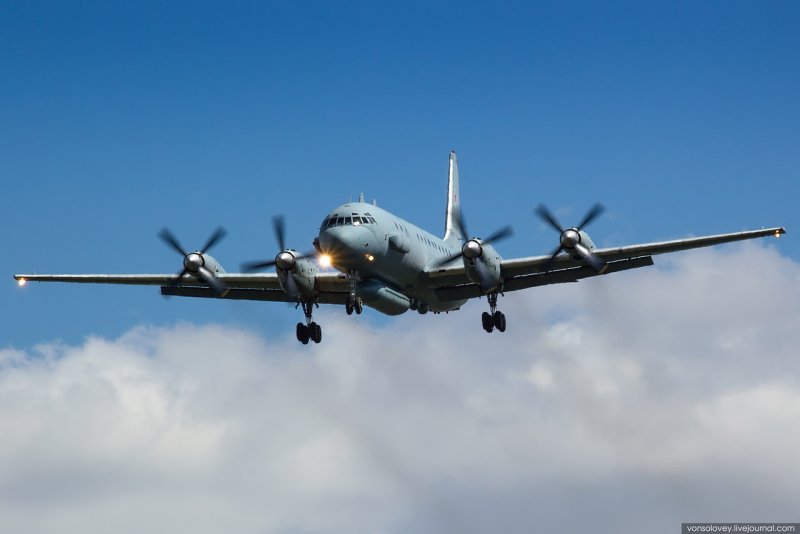 Самолет ил-20м