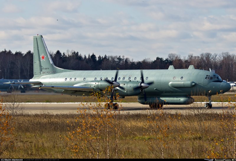 Самолет-разведчик ил-20м