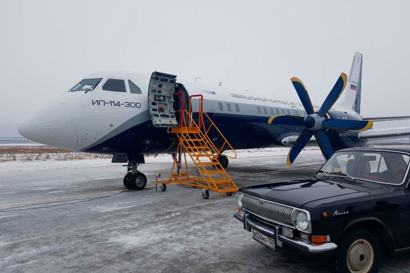 Турбовинтовой самолет ил-114
