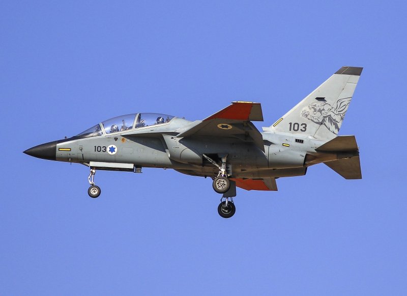 Aermacchi m-346 vs як-130