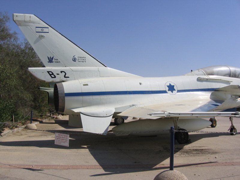 IAI «лави»