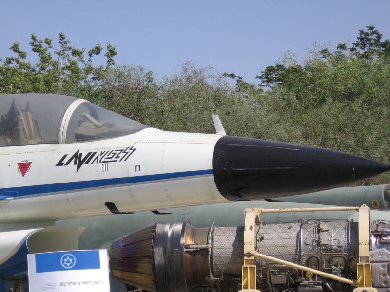 IAI «лави»