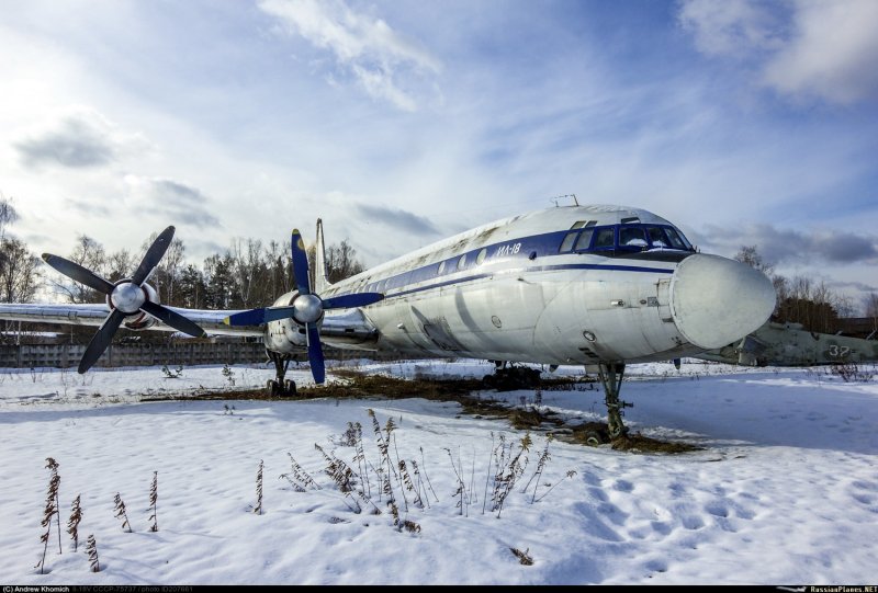 Ил-18 75737