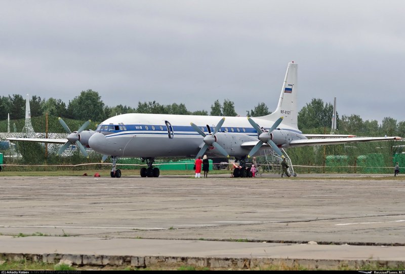 Ил-18 RF-91821