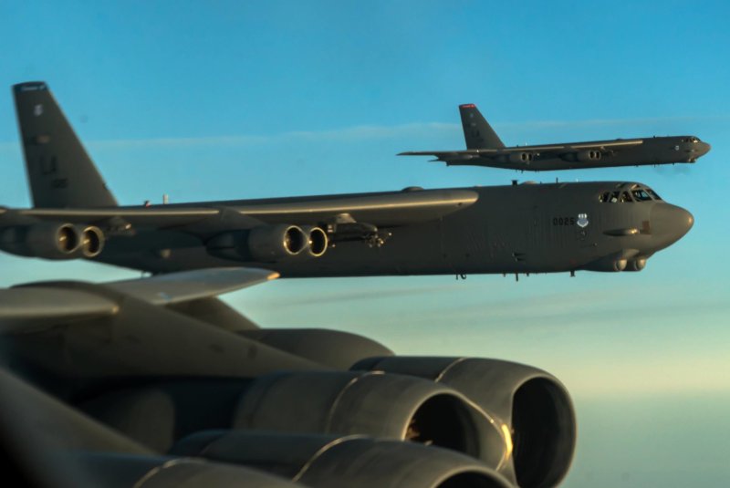 Бомбардировщик в-52н ВВС США