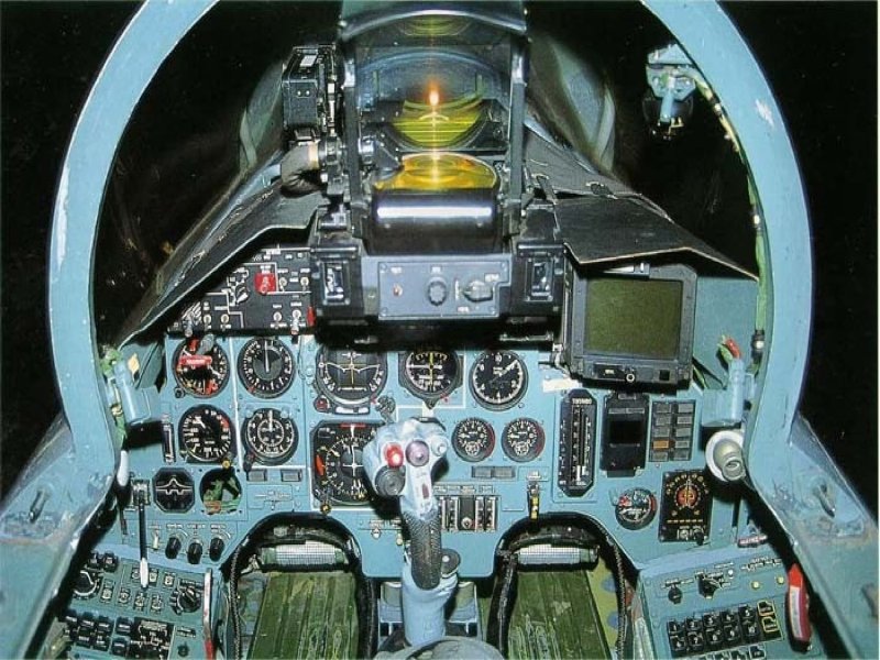 Су 27 кабина пилота