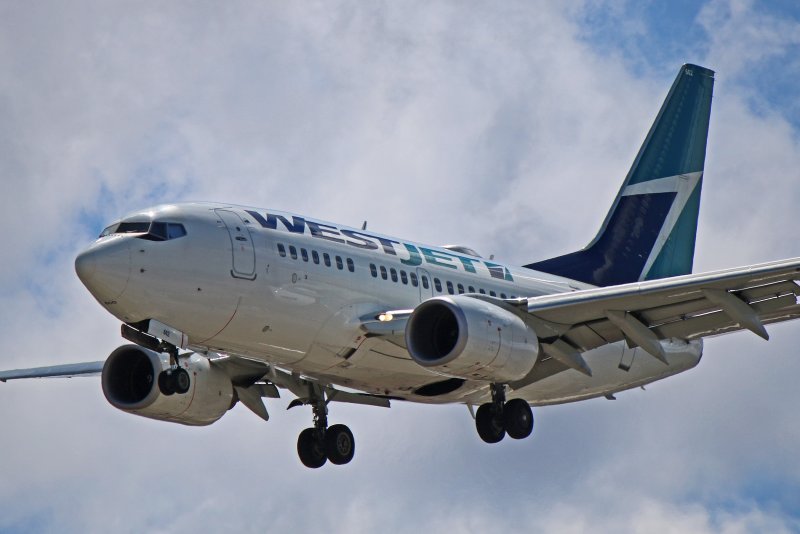 737-600 ЮТЭЙР