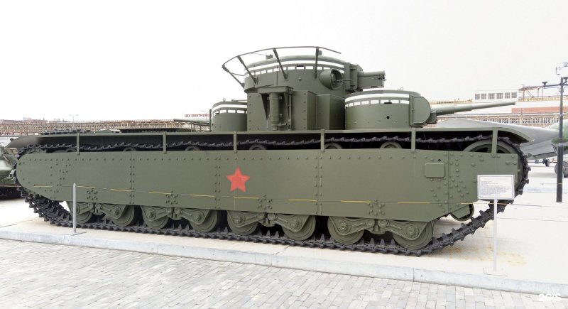 Т-35 танк сзади