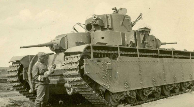 Многобашенный танк т-35