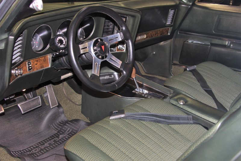 Pontiac Grand prix салон
