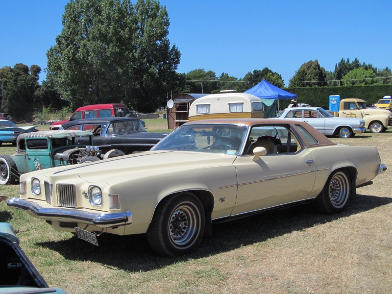 1965 Pontiac Grand prix Grand Coupe