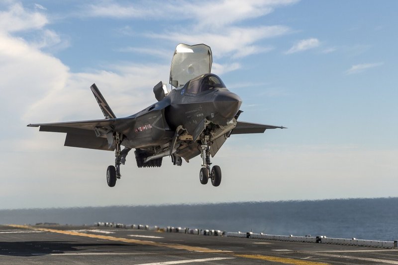 F35 самолет вертикальный взлет