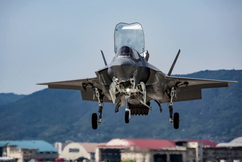 F-35b вертикальный взлет