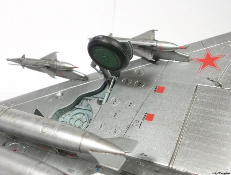 Су-7б шасси