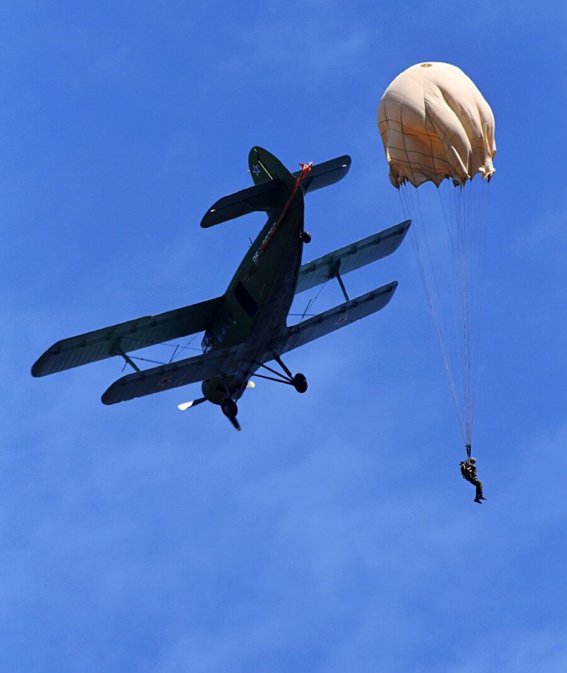Десантный самолет АН 2