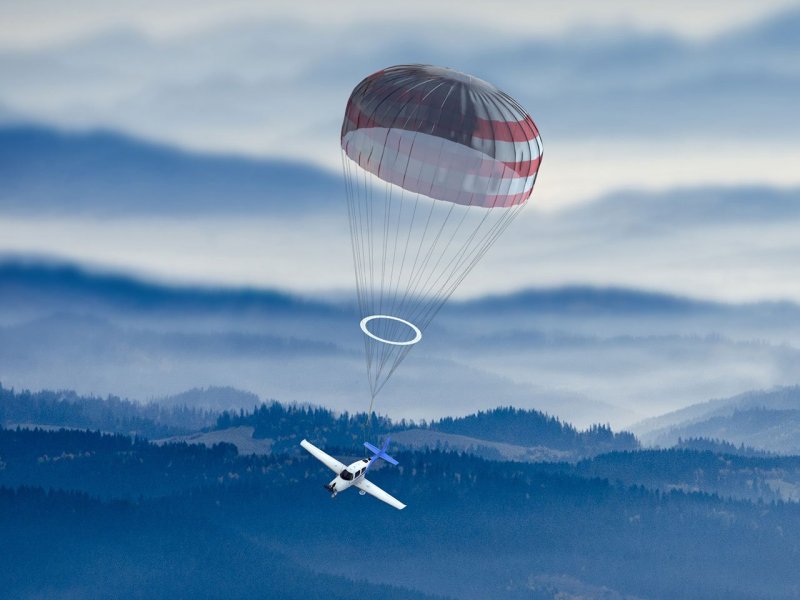 Cirrus Jet парашют