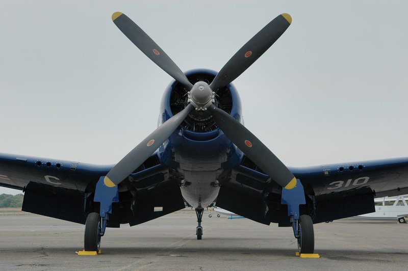 Chance Vought f4u Corsair фото