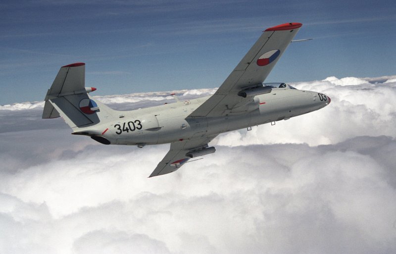 Самолет Aero l-29 Delfin