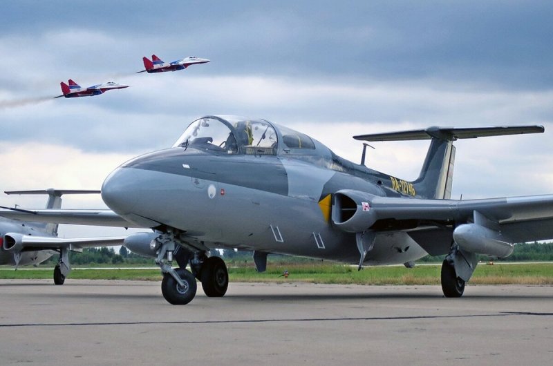 Реактивном самолете л-29 Delfin