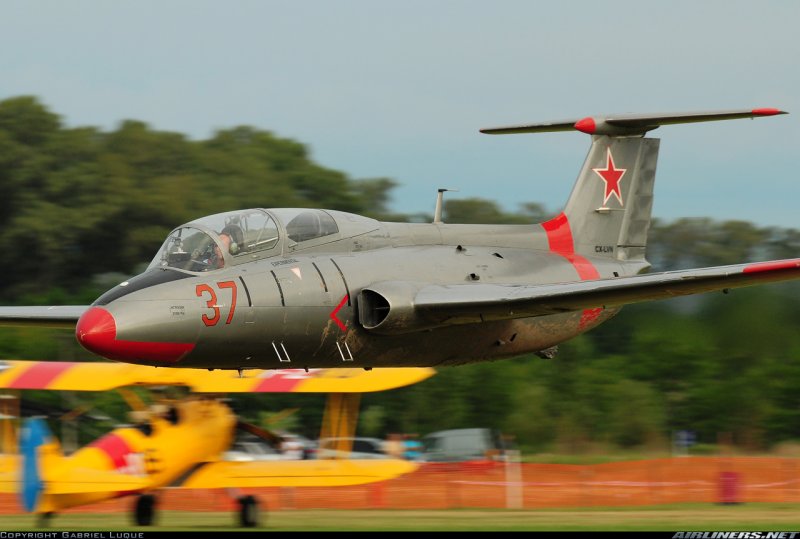 Л-29 Дельфин