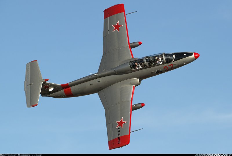 Л-29 Дельфин