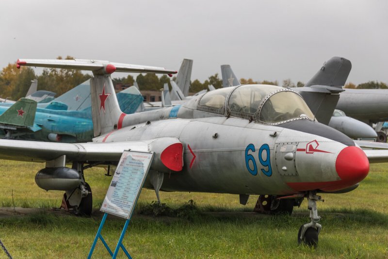 Самолет Aero l-29 Delfin