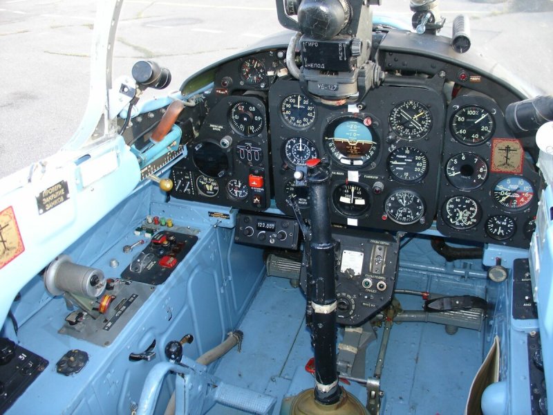 Л-29 Дельфин кабина