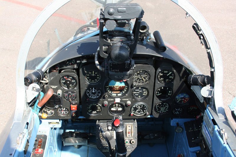 L-29 Delfin кабина