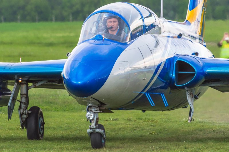 Реактивный самолет л-29