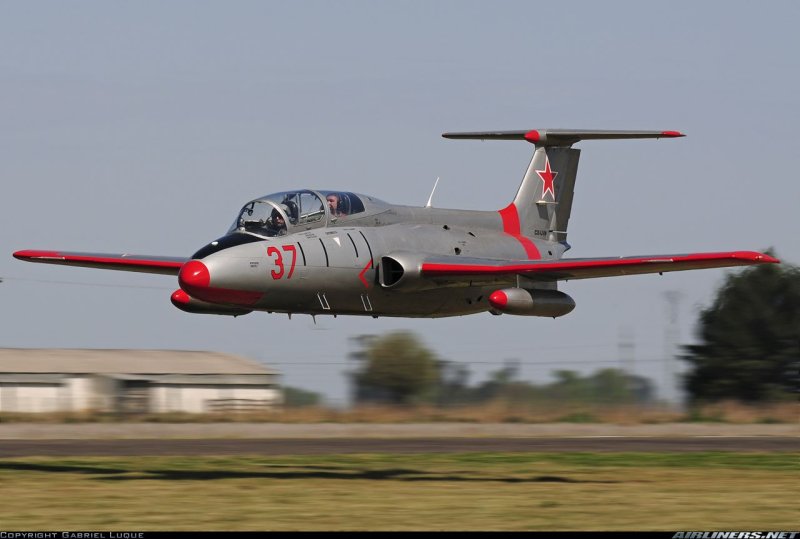 Самолёт l-29 Дельфин