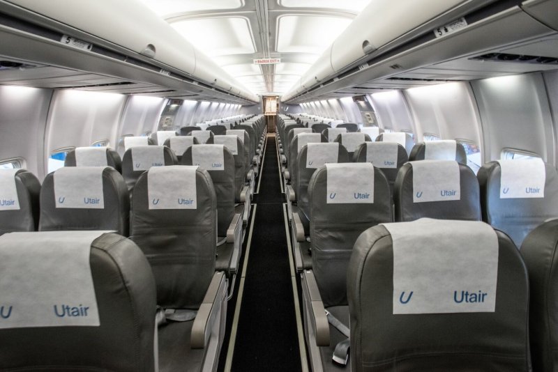 Boeing 737-500 UTAIR салон