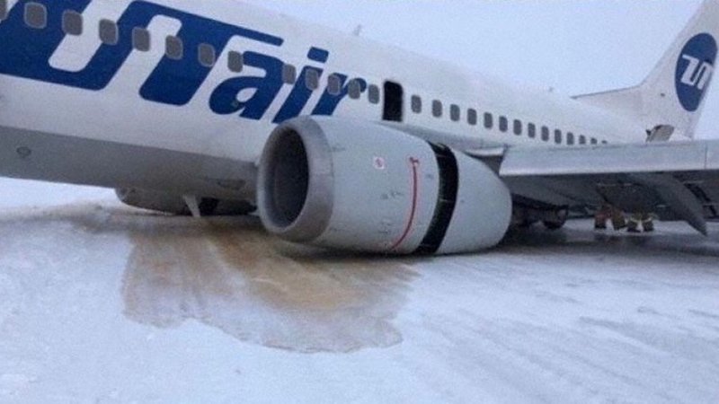Самолёт Боинг 737 ЮТЭЙР