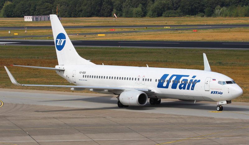 Самолёт Боинг 737-800 ЮТЭЙР