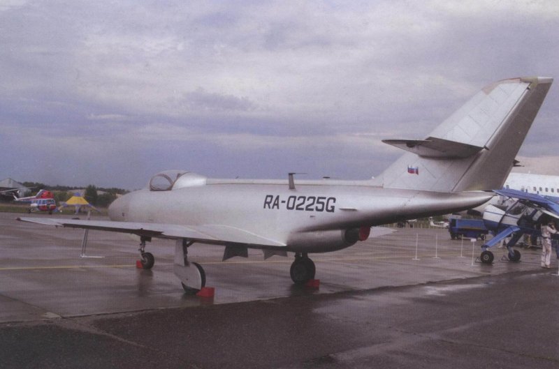 Як-32 самолет