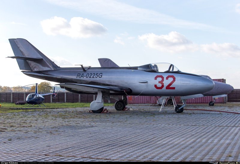 Як-32 ra-0225g