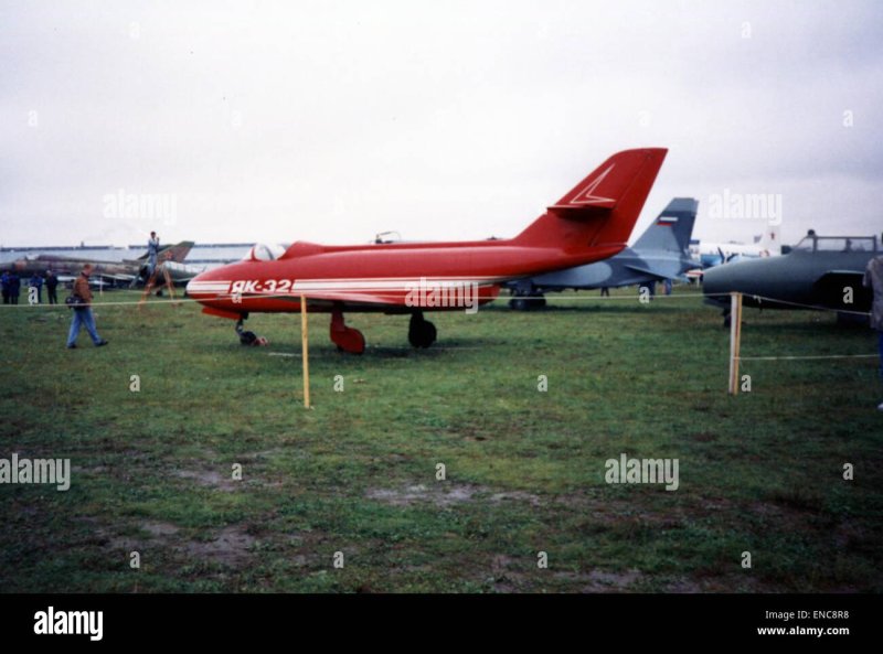 Як-32 самолет
